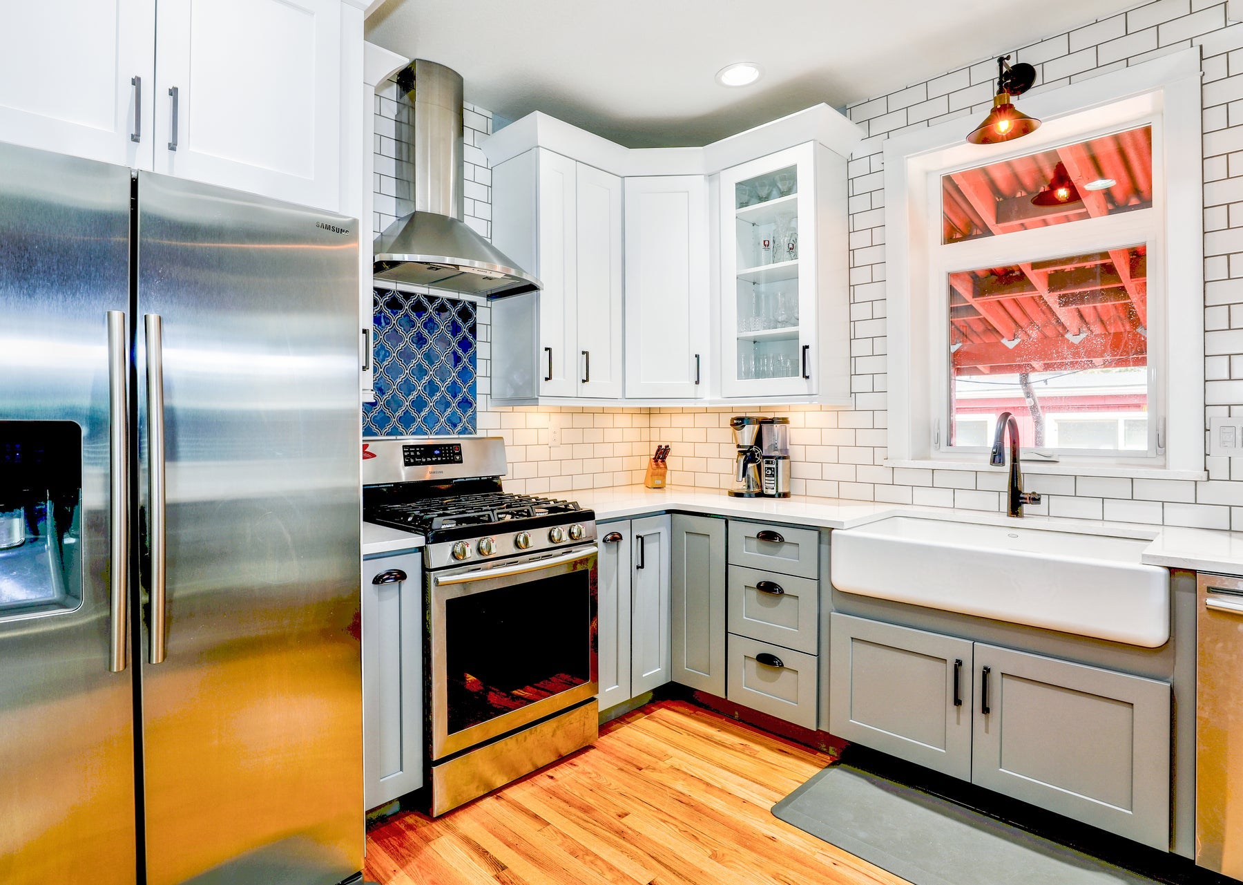 Bright modern kitchen